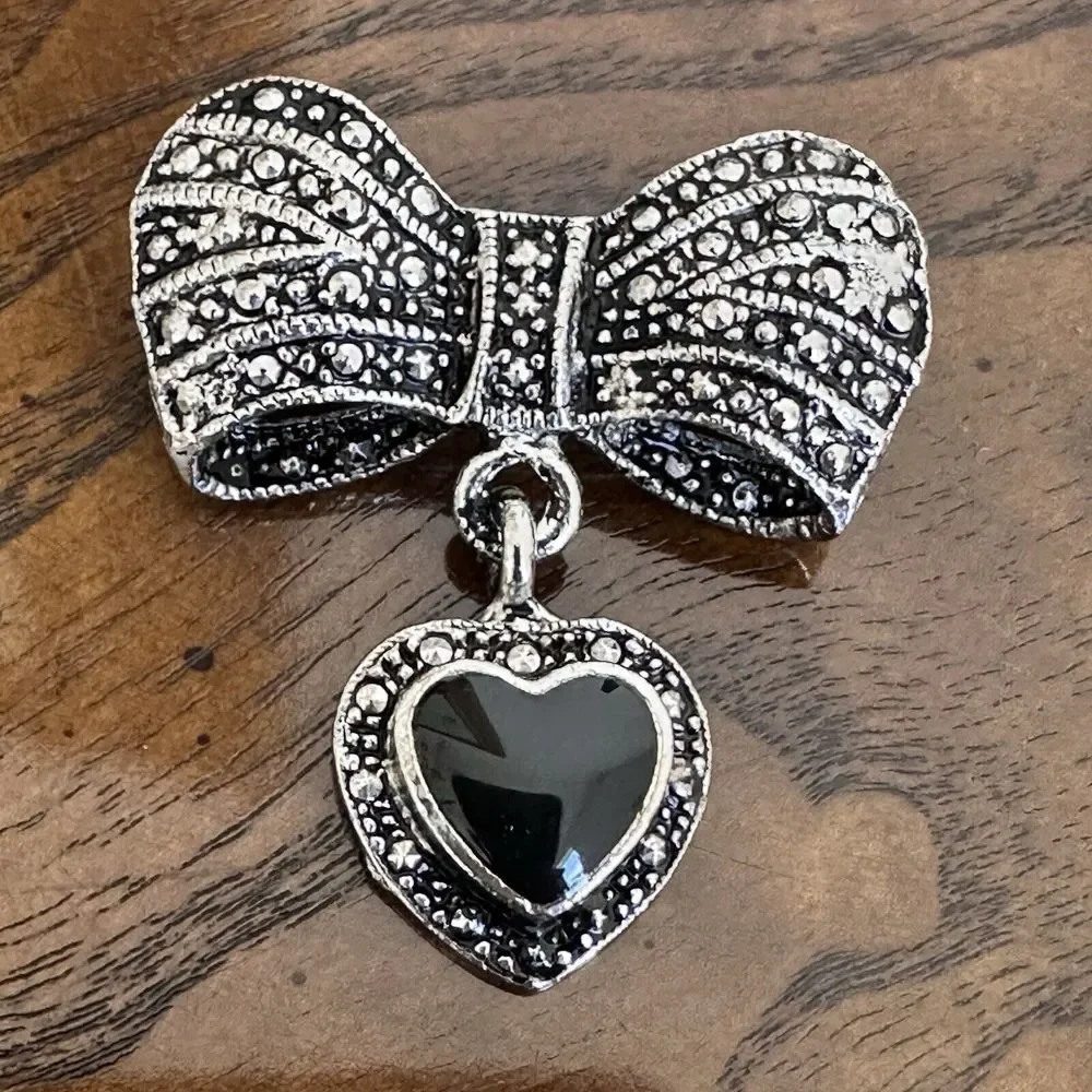 VTG Bow Ribbon Brooch Pin 1.5 Inch Dangle Heart Onyx Marcasite 925 Sterling 9.9g